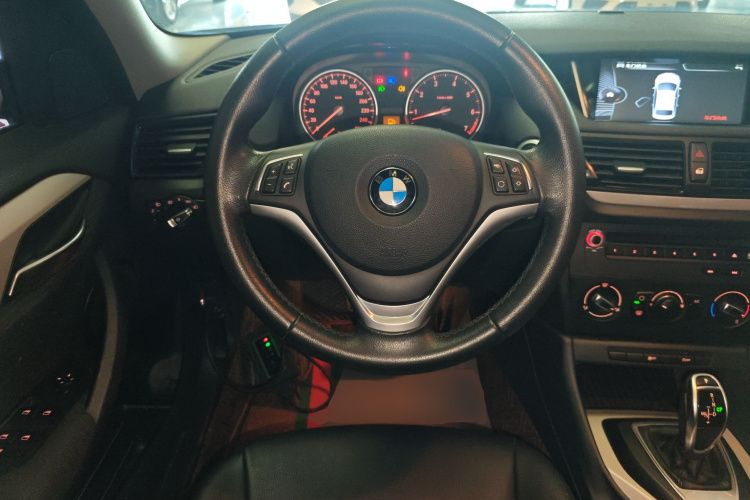 宝马X1 2014款 sDrive18i 时尚型中控内饰13