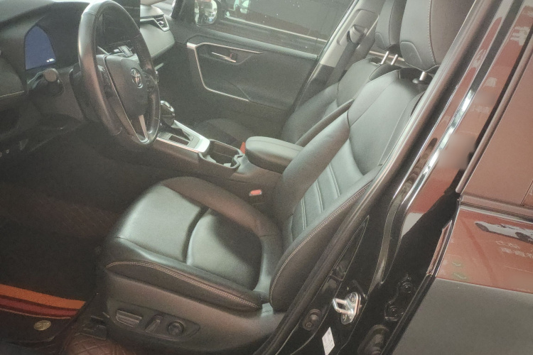 丰田 RAV4荣放 2023款 2.0L CVT两驱风尚Plus版中控内饰19