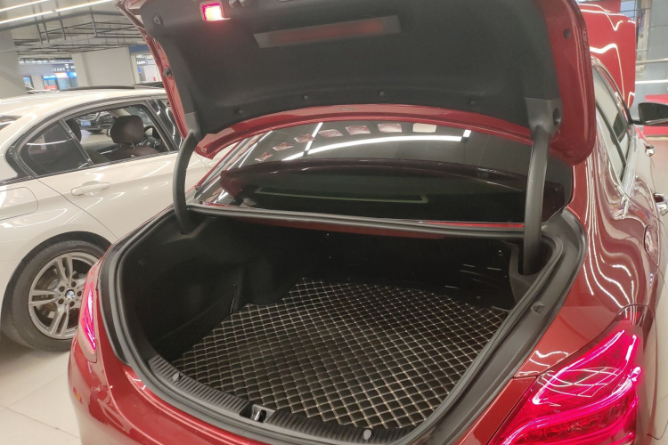 奔驰C级 2018款 C 200 L 运动版局部细节23