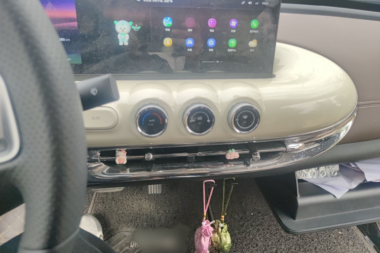 五菱汽车 五菱缤果 2023款 333km 灵犀互联款局部细节16