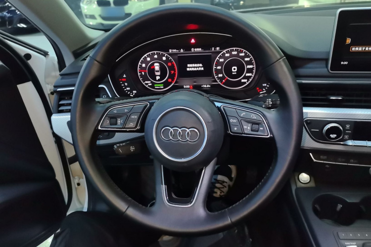 奥迪A4L 2018款 30周年年型 40 TFSI 时尚型中控内饰13