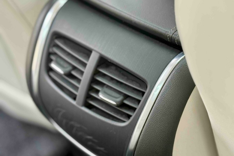 别克 君越 2019款 28T 精英型中控内饰7008