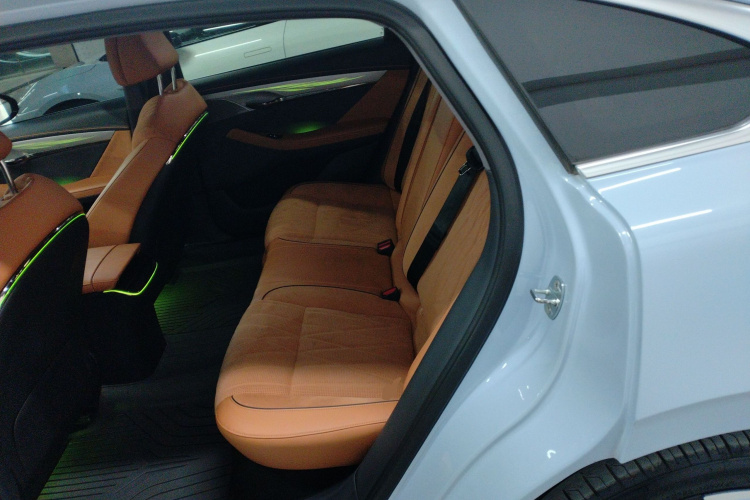 岚图汽车 岚图追光 2023款 四驱长续航版中控内饰21