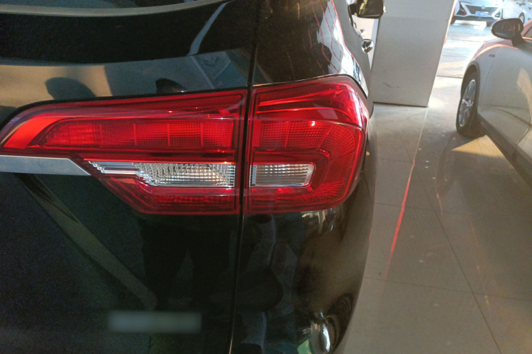 哈弗M6 2019款 1.5T 手动两驱都市型 国VI车身外观9