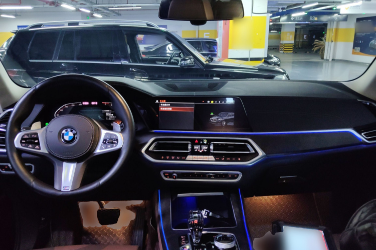 宝马X5(进口) 2022款 xDrive40i 尊享型 M运动套装中控内饰12
