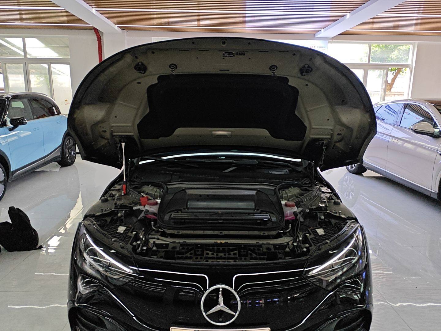 奔驰EQE 2022款 350 先锋版