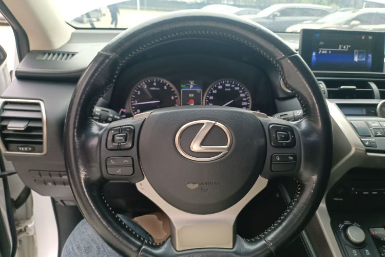 雷克萨斯NX 2015款 200 全驱 锋尚版中控内饰13