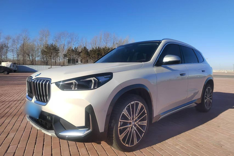 宝马X1 2023款 xDrive25Li X设计套装车身外观1