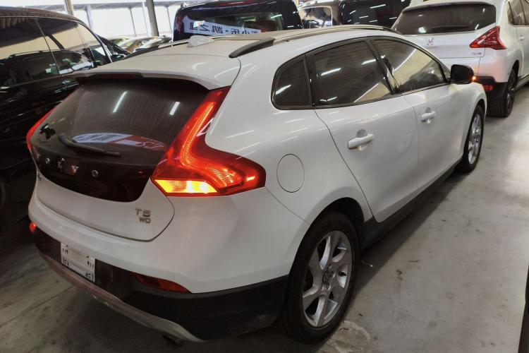 沃尔沃V40 2015款 Cross Country T5 AWD 智雅版车身外观7