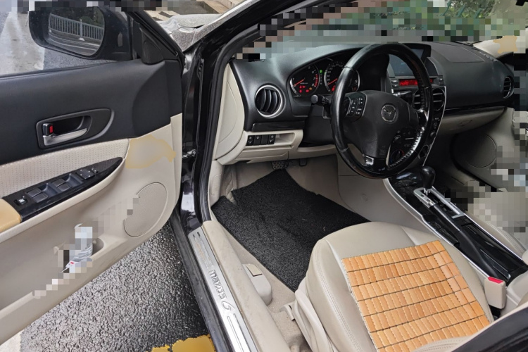 马自达6 2011款 2.0L 自动时尚型中控内饰20