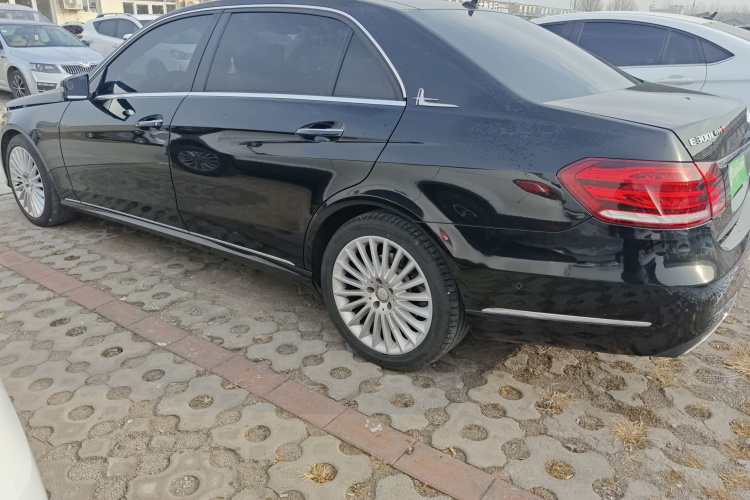 奔驰E级 2014款 E 300 L车身外观4