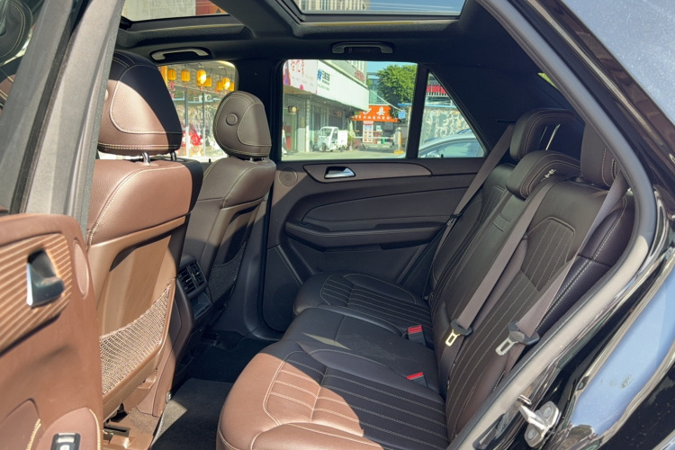 奔驰GLE 2018款 GLE 320 4MATIC 动感型臻藏版中控内饰7004