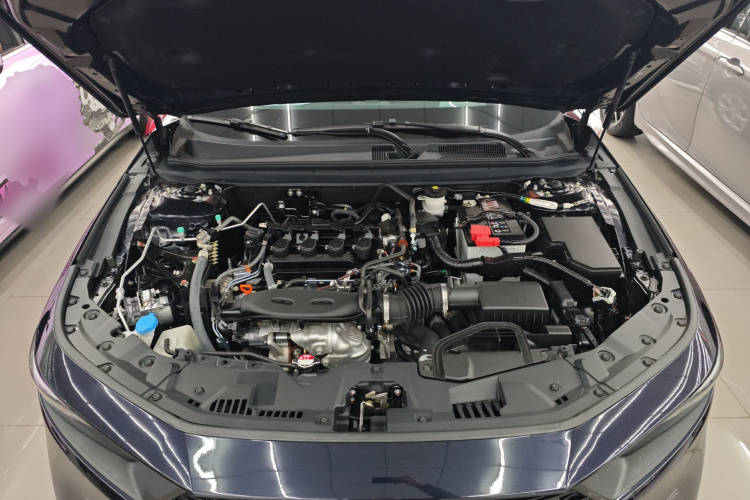 本田 雅阁 2023款 260TURBO 智享版机舱底盘24