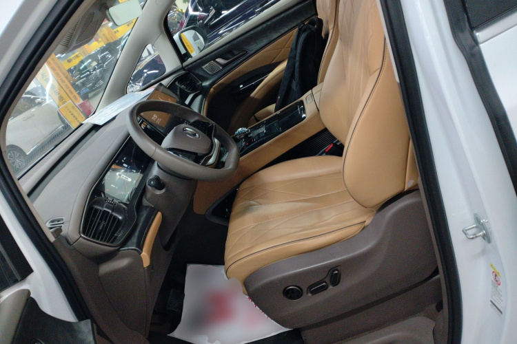 腾势D9 2022款 DM-i 1040 尊贵型中控内饰19