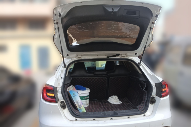 陆风逍遥 2018款 1.5GTDI 手动白银版中控内饰23