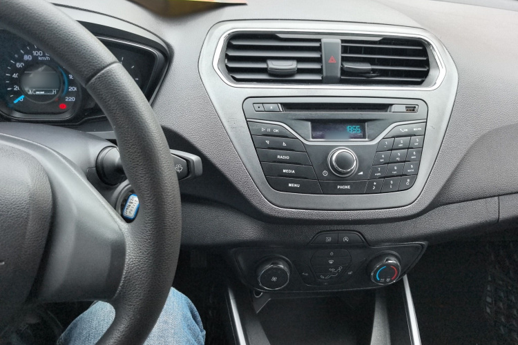 福特 福睿斯 2019款 改款 1.5L 手动质享型（胎压监测） 国VI中控内饰7002