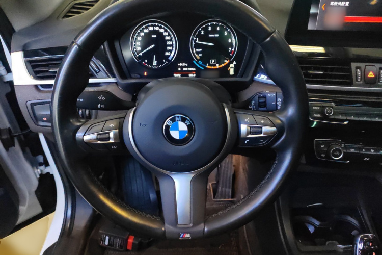 宝马X1 2021款 改款 sDrive25Li 领先型中控内饰13