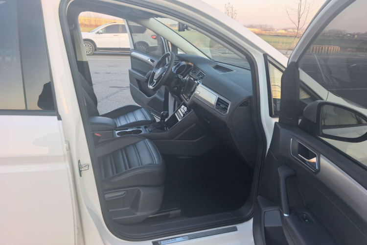 大众 2021款 途安L 280TSI DSG舒适版 7座中控内饰7004