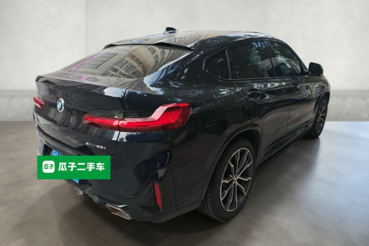 宝马X4 2022款 xDrive 25i M运动套装车身外观7