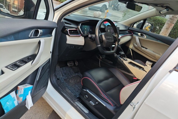 领克06 2020款 1.5T 耀Halo中控内饰20