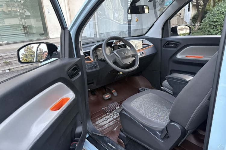 五菱汽车 宏光MINIEV 2021款 马卡龙臻享款 磷酸铁锂中控内饰7004