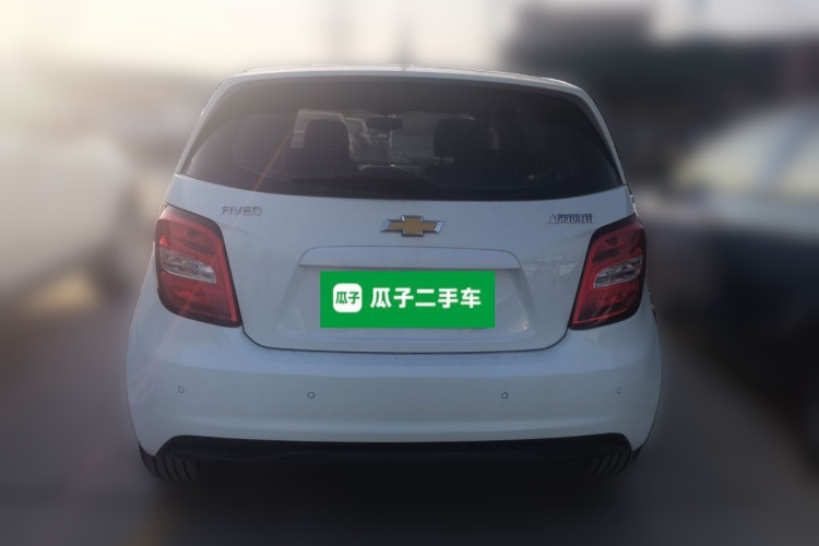 雪佛兰 爱唯欧 2014款 两厢 1.6SX AT 风尚版车身外观6