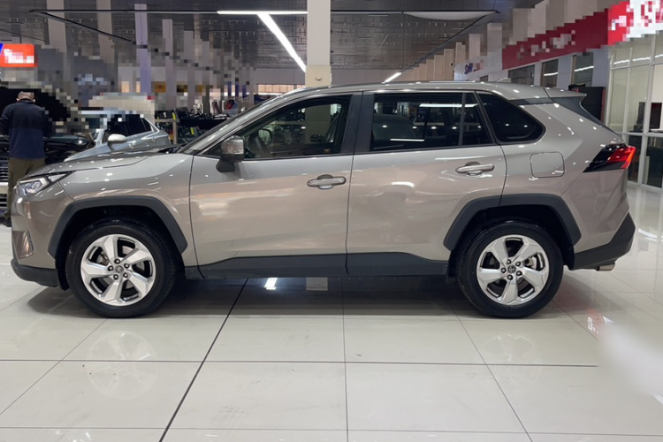 丰田 RAV4荣放 2020款 2.0L CVT两驱风尚版车身外观6003