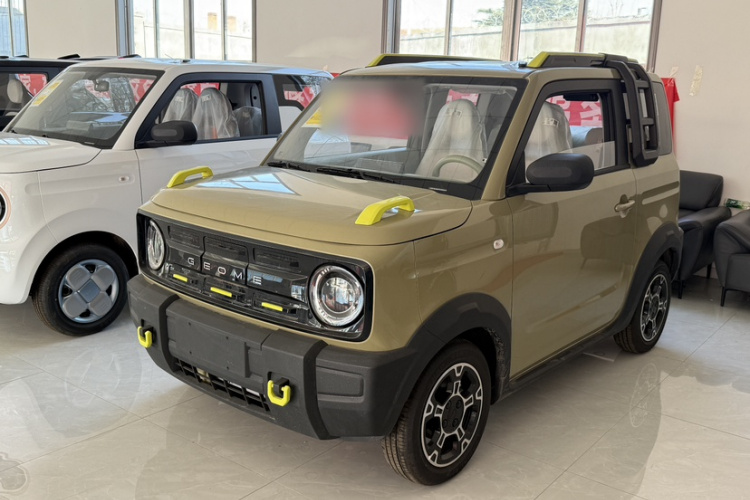 吉利银河 2025款 210km 熊猫骑士车身外观1