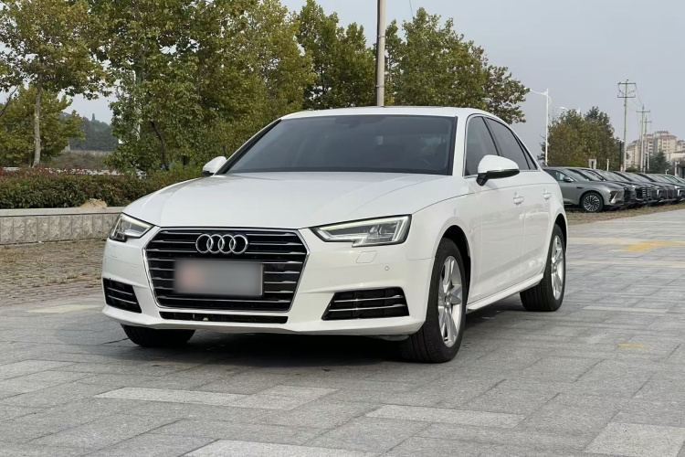 奥迪A4L 2018款 30周年年型 40 TFSI 进取型车身外观1