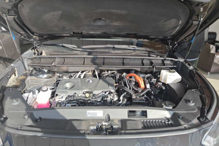 丰田 汉兰达 2022款 双擎 2.5L 四驱精英版 7座局部细节24