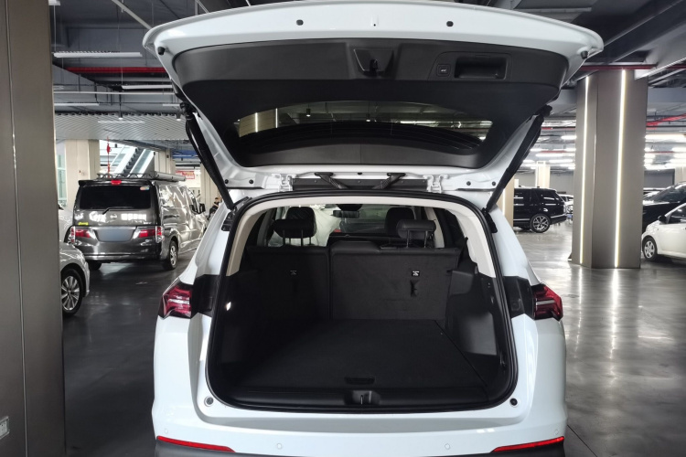 别克 2025款 昂科威Plus 28T 两驱白金版机舱底盘23