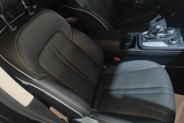 坦克300 2023款 越野版 2.0T 征服者局部细节41