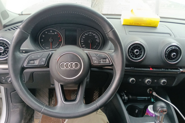 奥迪A3 2019款 Sportback 35 TFSI 进取型 国VI中控内饰7002