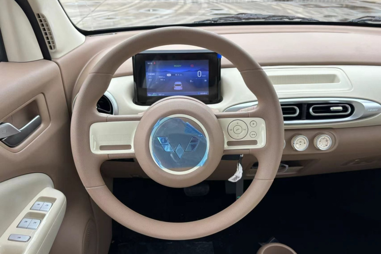 五菱汽车 宏光MINIEV 2025款 四门版 进阶款中控内饰7006