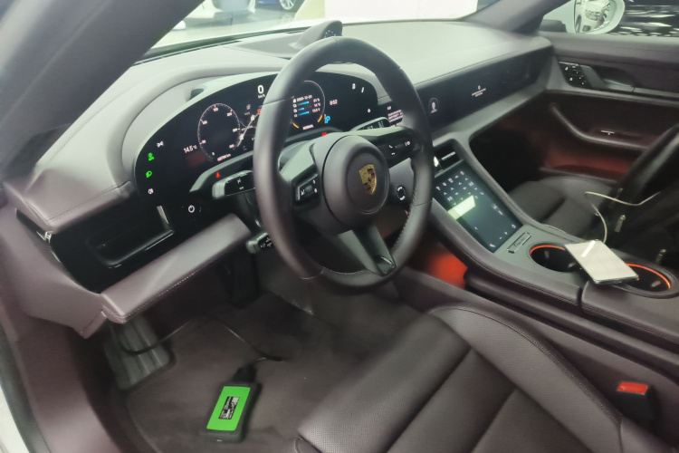 保时捷 2020款 Taycan中控内饰7002
