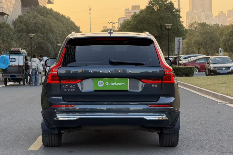 沃尔沃XC60 2023款 B5 四驱智逸豪华版车身外观6006