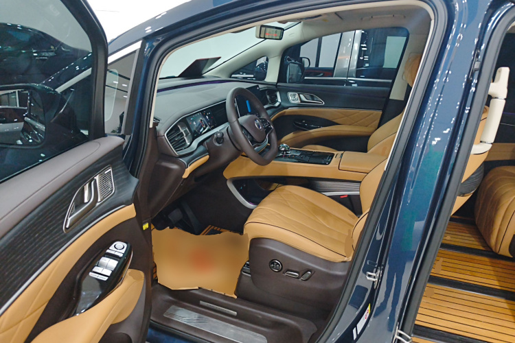 腾势D9 2024款 DM-i 980 四驱尊荣型中控内饰20