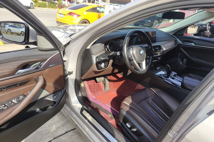 宝马5系 2018款 530Li 尊享型 豪华套装中控内饰20