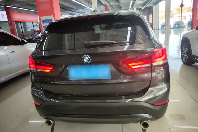 宝马X1 2022款 sDrive25Li 领先型车身外观6004