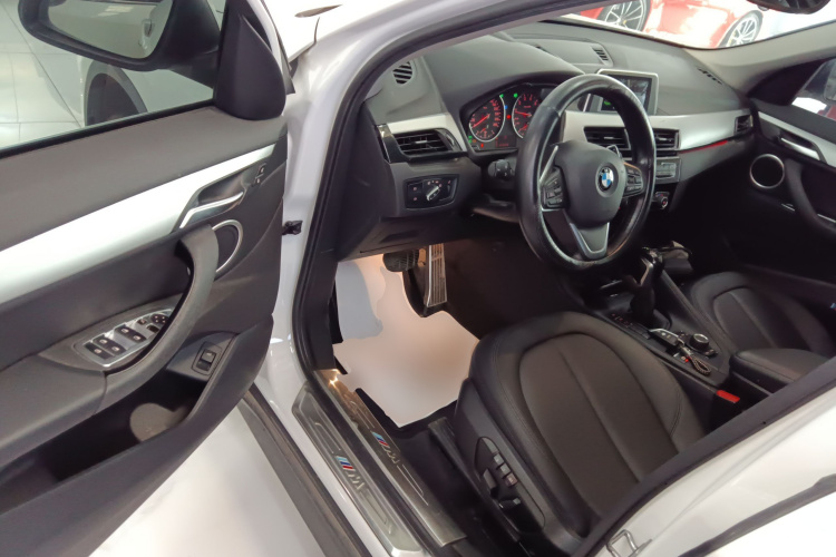 宝马X1 2018款 sDrive20Li 领先型中控内饰7003