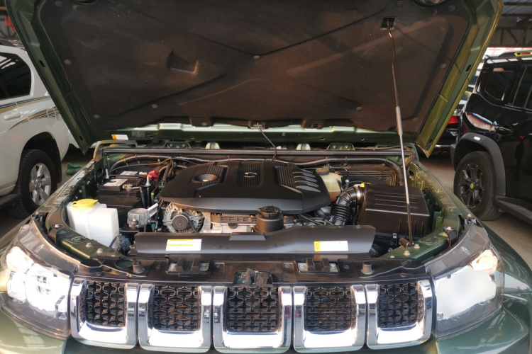 北京BJ40 2018款 PLUS 2.3T 自动四驱旗舰版 国V机舱底盘24