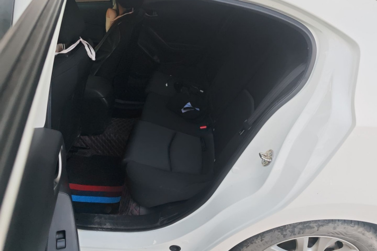 马自达3 昂克赛拉 2019款 云控版 三厢 1.5L 自动舒适型 国VI中控内饰21