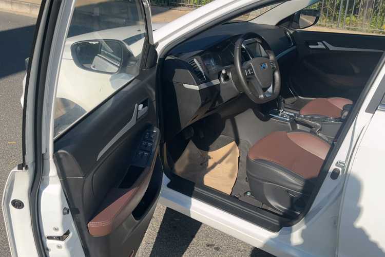 吉利汽车 远景 2017款 1.5L 自动幸福版中控内饰7001