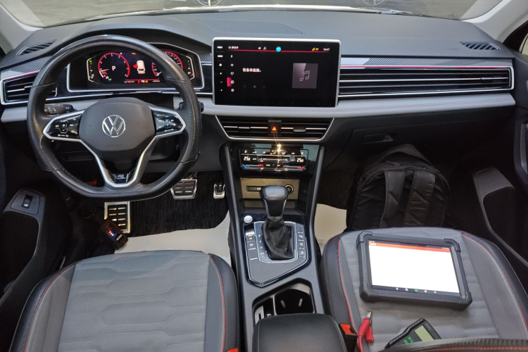 大众 途观L 2023款 330TSI 自动两驱R-Line旗舰版中控内饰12