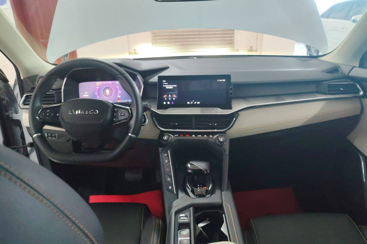 领克06 EM-P 2022款 PHEV 84KM续航版 Pro中控内饰12