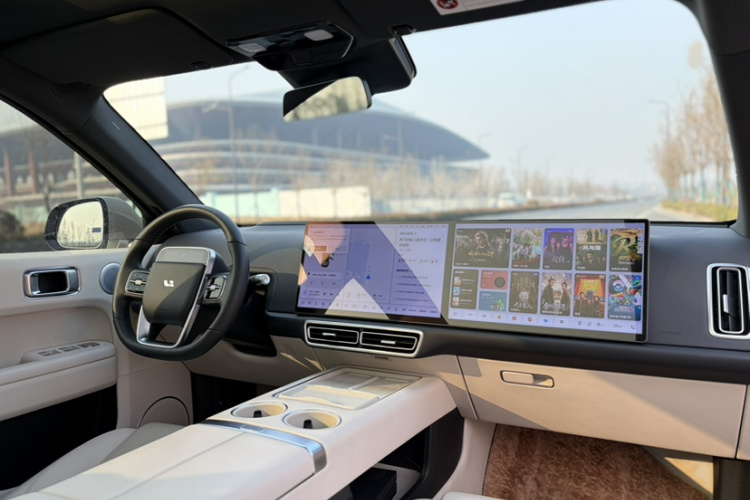 理想汽车 理想L6 2024款 Max中控内饰7004