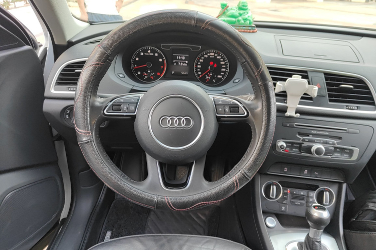 奥迪Q3 2018款 30周年年型 30 TFSI 时尚型局部细节13