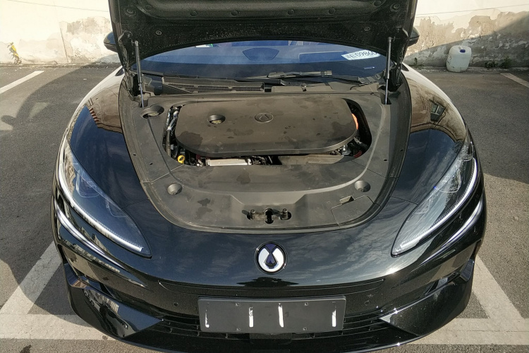 腾势Z9GT 2024款 1100四驱Max首发版机舱底盘24