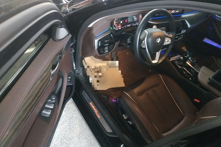 宝马5系 2023款 530Li 领先型 豪华套装中控内饰7003