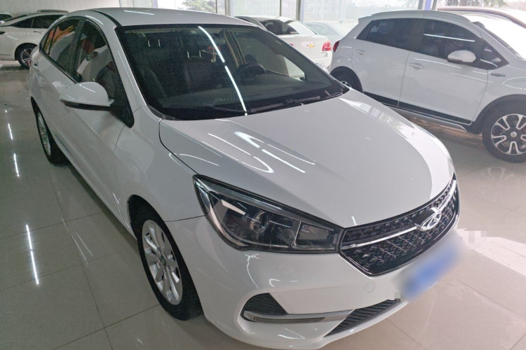 奇瑞 艾瑞泽5 2019款 1.5L CVT青春版 国V车身外观3